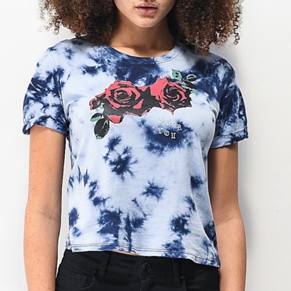 ✨ BUY 1 GET 1 FREE CLOTHING SALE ✨ Rose Crop Top